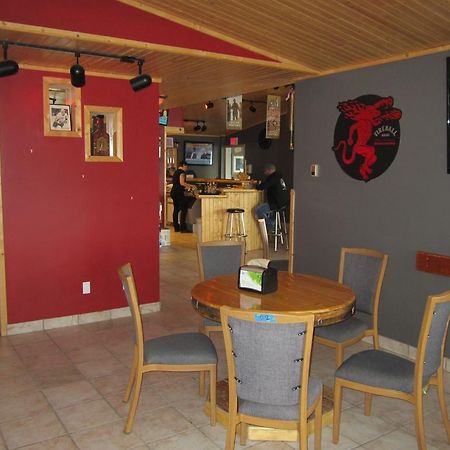Alcan Motor Inn Haines Junction Bagian luar foto