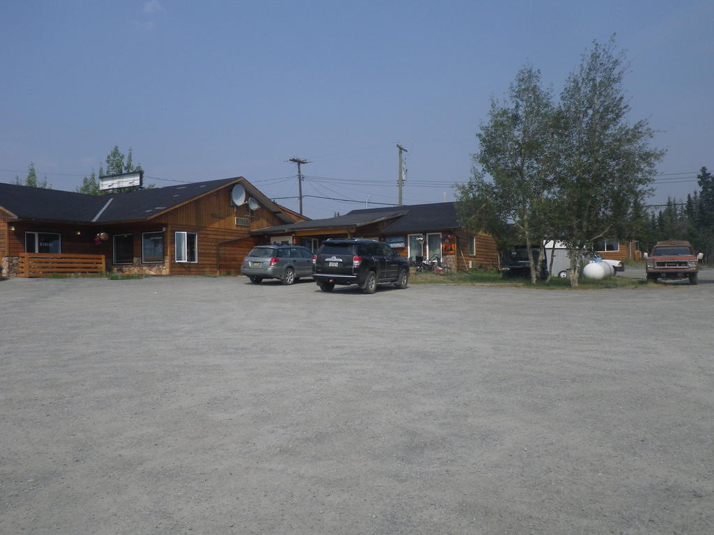 Alcan Motor Inn Haines Junction Bagian luar foto
