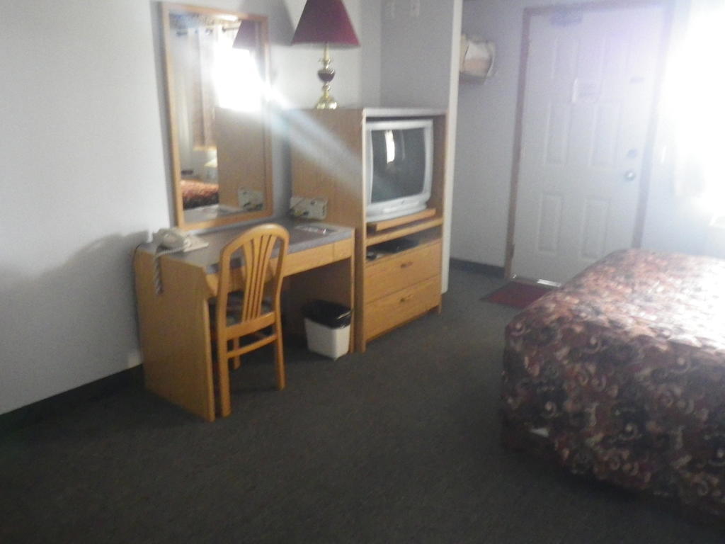 Alcan Motor Inn Haines Junction Bagian luar foto