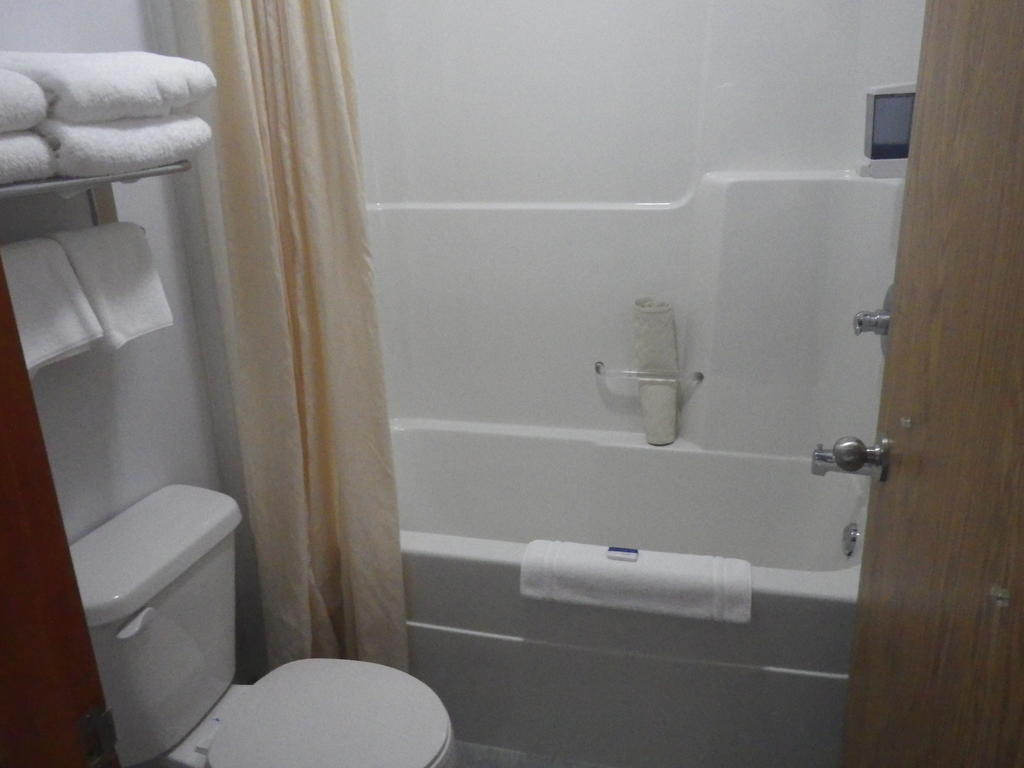 Alcan Motor Inn Haines Junction Ruang foto