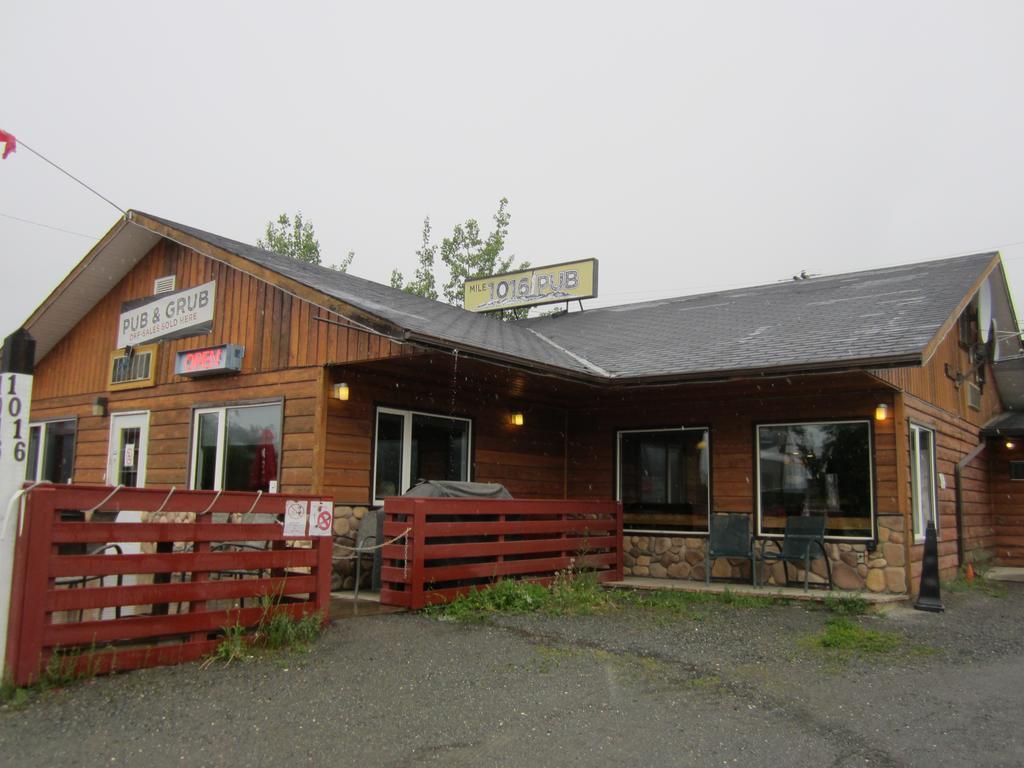 Alcan Motor Inn Haines Junction Bagian luar foto